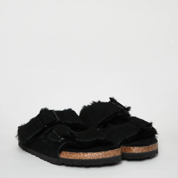 Sandalo Arizona in pelle scamosciata nera