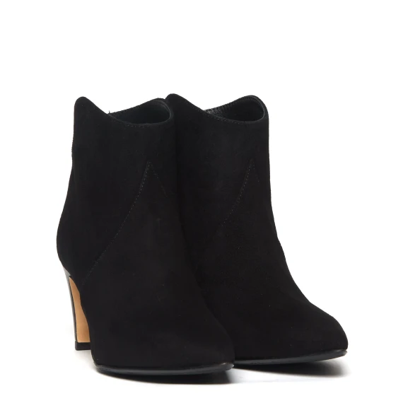 Tronchetto 2422 in pelle scamosciata nera