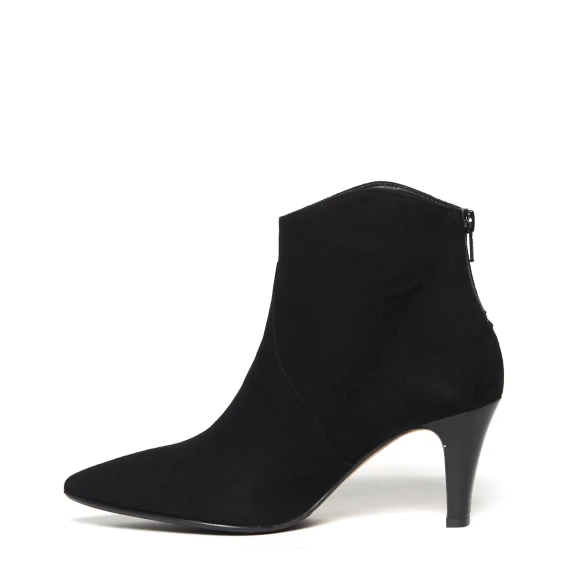 Tronchetto 2422 in pelle scamosciata nera