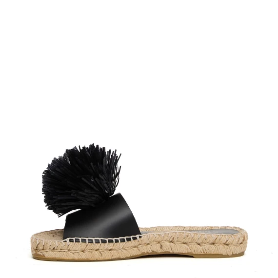 Sabot in pelle nera con ciuffo