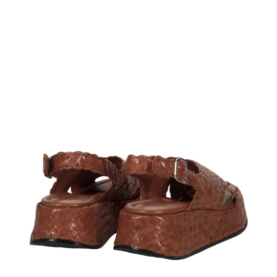 Sandalo 10829 in pelle intrecciata cuoio