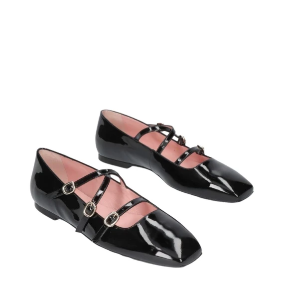 Decollètè in pelle verniciata nera